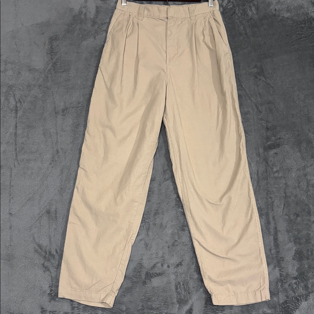 GAP Women's High Rise Lightweight Corduroy beige Pleated Trousers Size 6 Relaxed